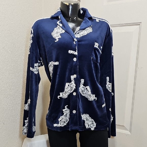 Como Sleep Navy Blue Velvet Button-Up Shirt with White Tiger Print - Picture 1 of 5